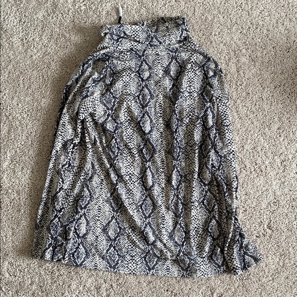 Susan Graver Snakeskin Print Long Sleeve Top - Picture 4 of 5